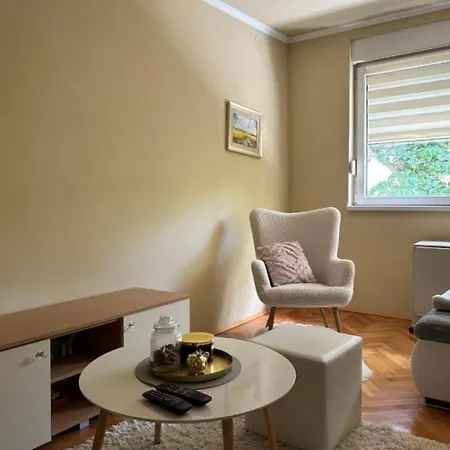 Stan Na Dan Stella Appartement Sombor