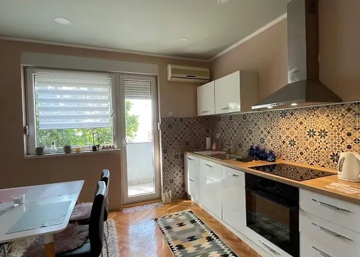 شقة Stan Na Dan Stella